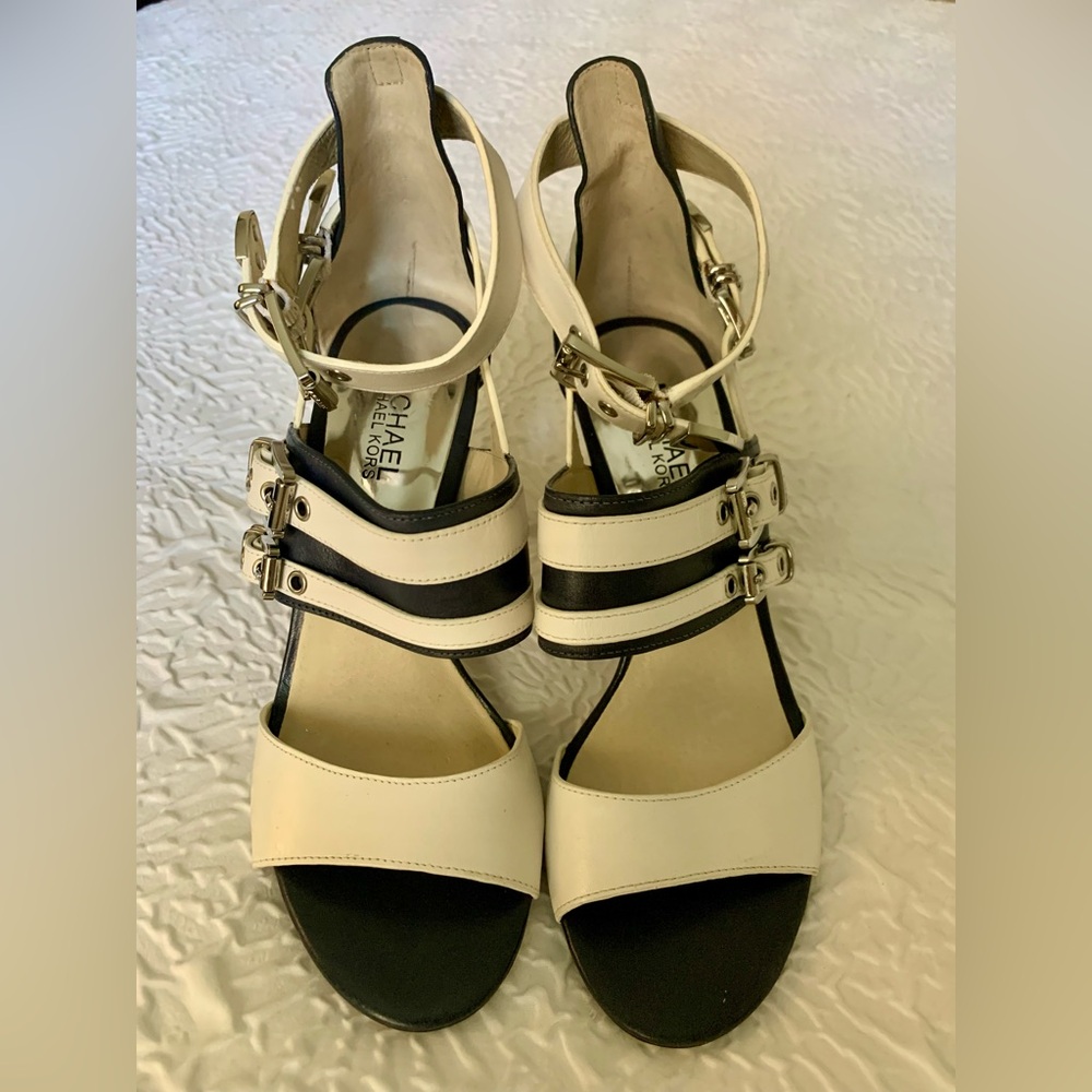 Women’s Michael Kors Navy/White Heels - Picture 2 of 8